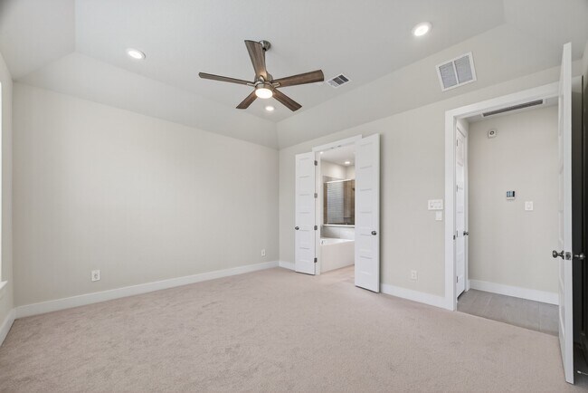 Building Photo - 6822 Ivory Sedge Trl