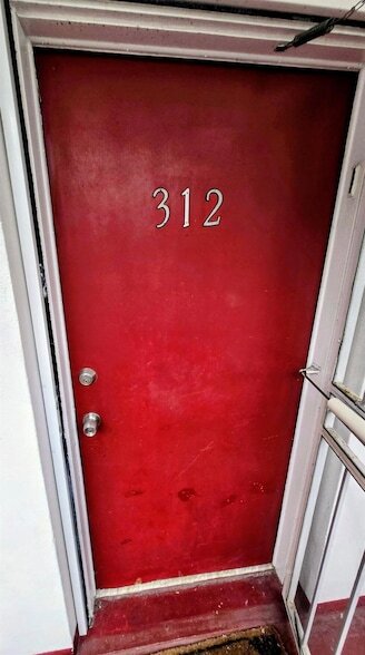 Building Photo - 3660 NE 166th St