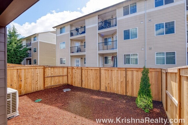 Building Photo - Beautiful NEW CONSTRUCTION 3 Bedroom 2.5 B...