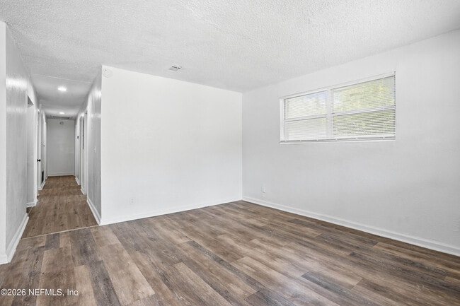 Building Photo - 2154 Placeda St