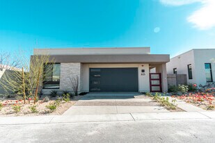 Building Photo - 825 Fountain Dr