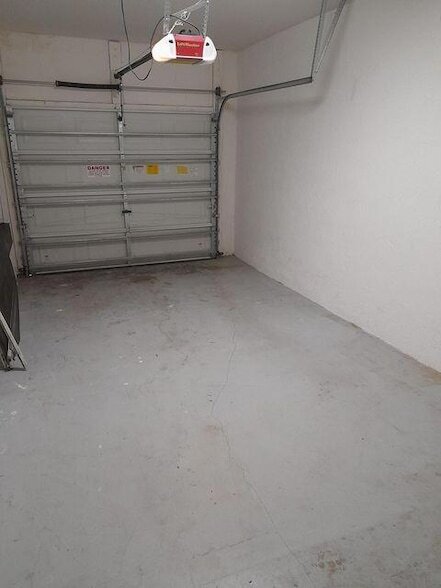 Building Photo - 821 Pipers Cay Dr