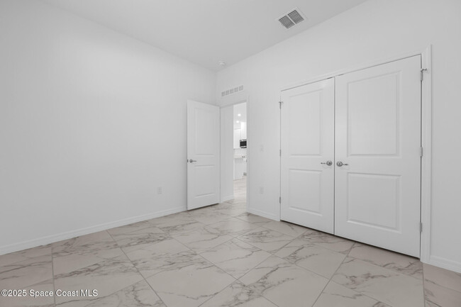 Building Photo - 6266 Moonrise Dr
