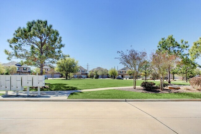 Building Photo - 6423 Calgary Woods Ln