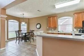 Building Photo - 1621 N Yellowstone Dr