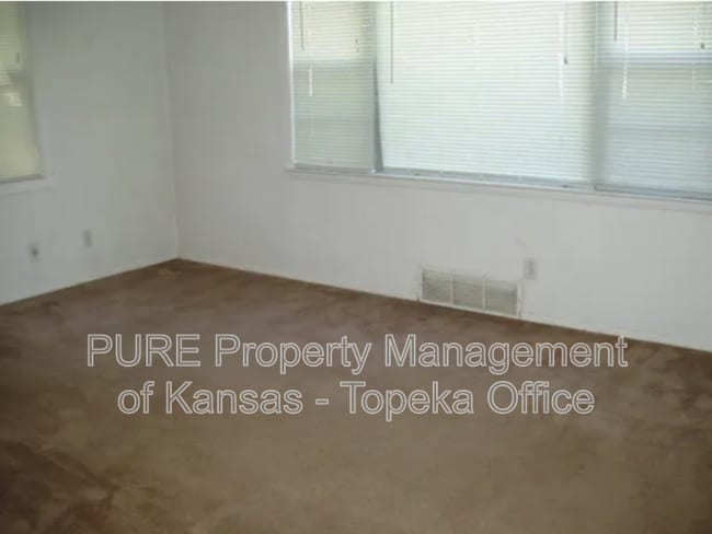 Building Photo - 2412 SW Seabrook Ave