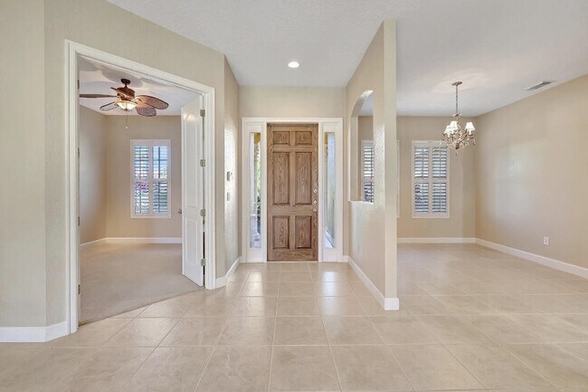Building Photo - 827 SW Grand Reserves Blvd
