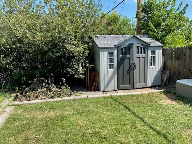 Building Photo - Amazing Littleton Bungalow