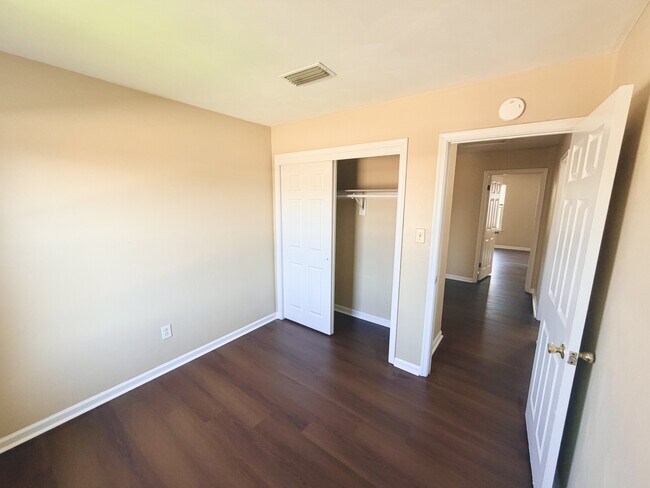 Building Photo - 3937 Seeman Rd