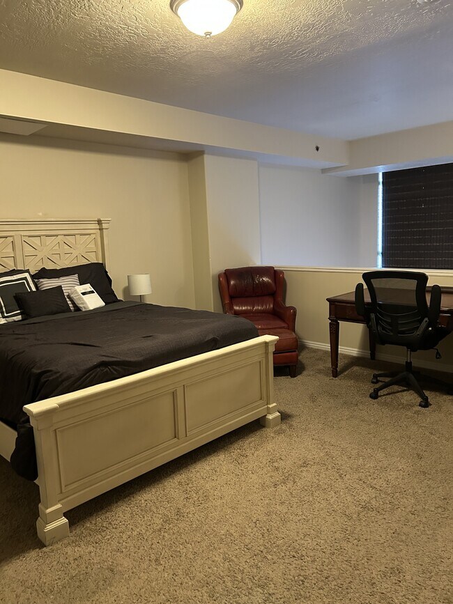 Building Photo - 5 S 500 W