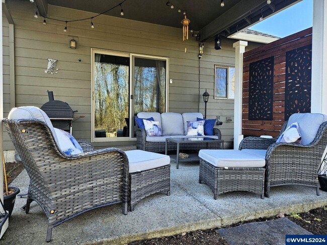 Building Photo - 3179 Beatrice Ave SE