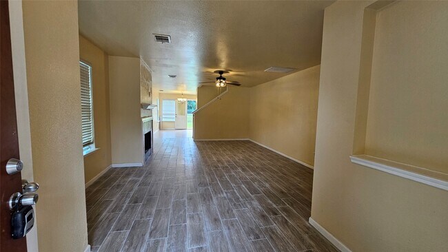 Building Photo - 22135 Greengate Dr