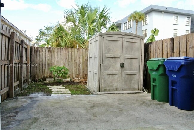 Building Photo - 6420 SW 138th Ct