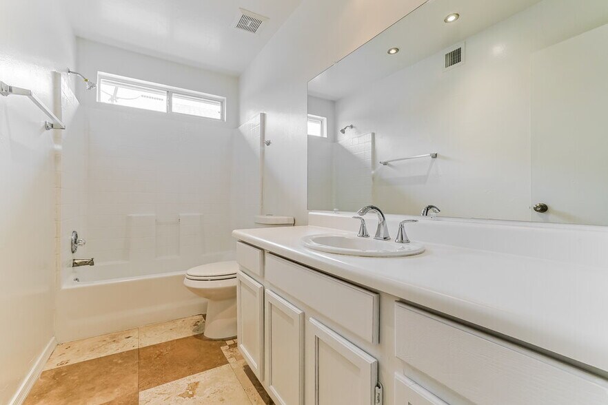 Building Photo - 20831 N 3rd Ave