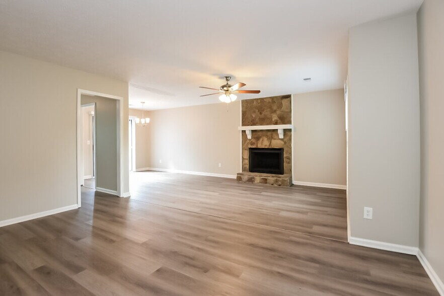 Building Photo - 1531 Scott Oaks Ct