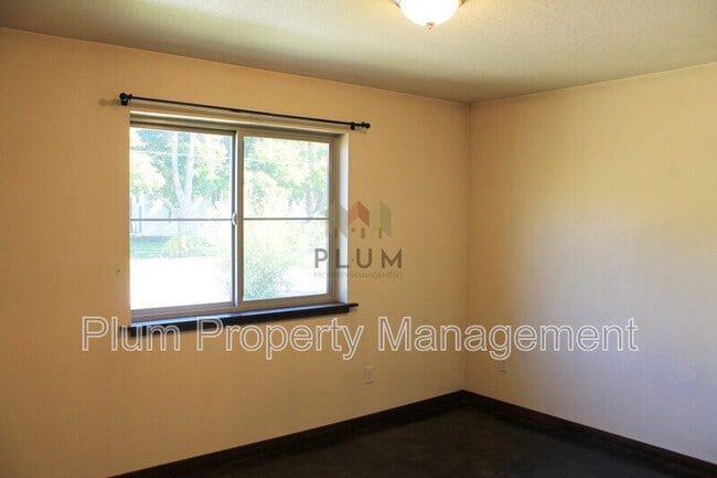 Building Photo - 1405 N Dickens St