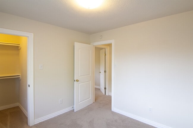 Building Photo - 12242 Kleinmeadow Dr