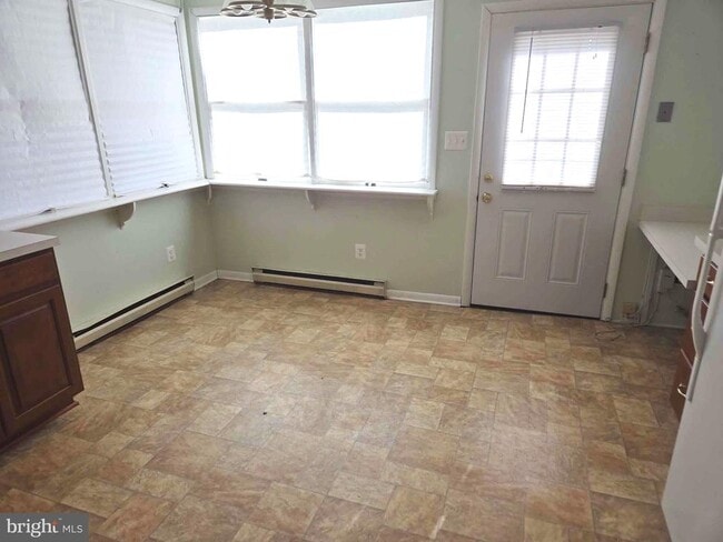 Building Photo - 6049 Parkers Creek Dr