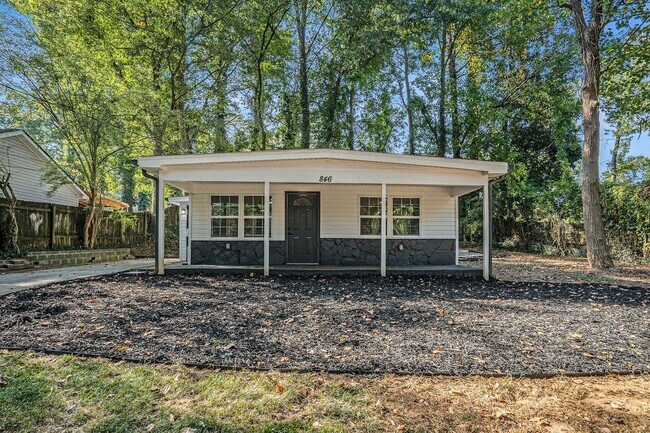 Building Photo - Fully Renovated Cottage near Downtown Smyrna!