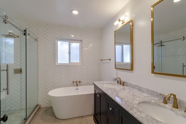 Building Photo - Los Altos 4-Bedroom with Fireplace, EV Hoo...