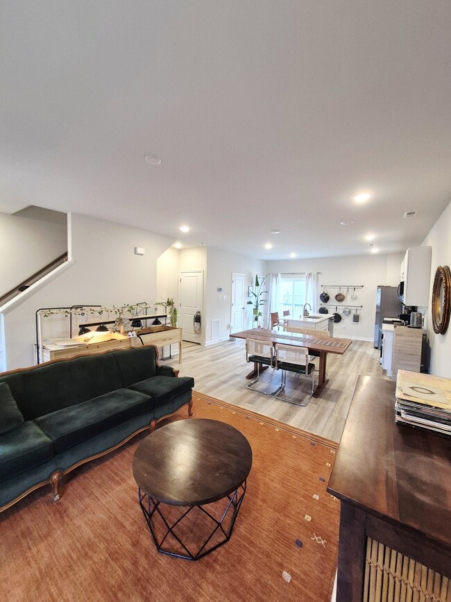 Building Photo - 4012 Pk Trl Dr