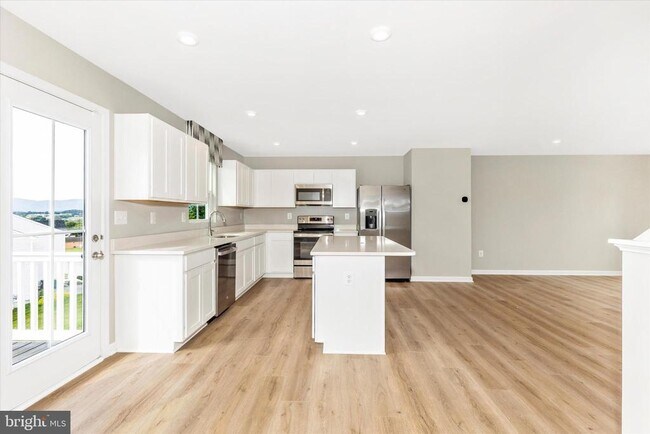 Building Photo - 38 Diopside Dr