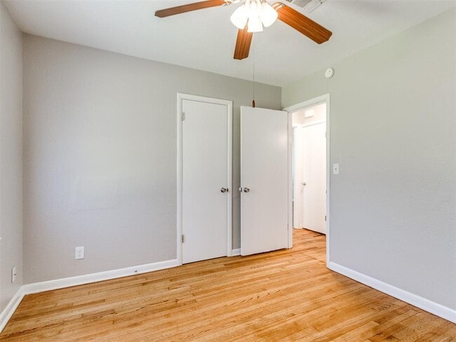 Building Photo - 710 Highland Pkwy