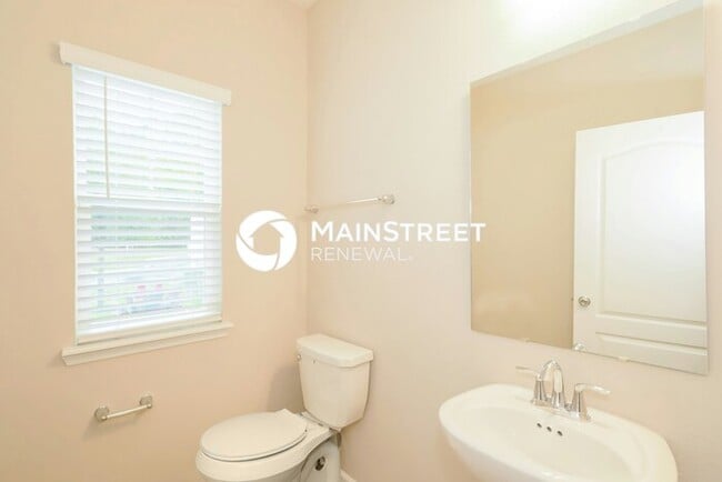 Building Photo - 3 Bedroom Pet-Friendly Home in Jacksonville, FL with Main Street Renewal
