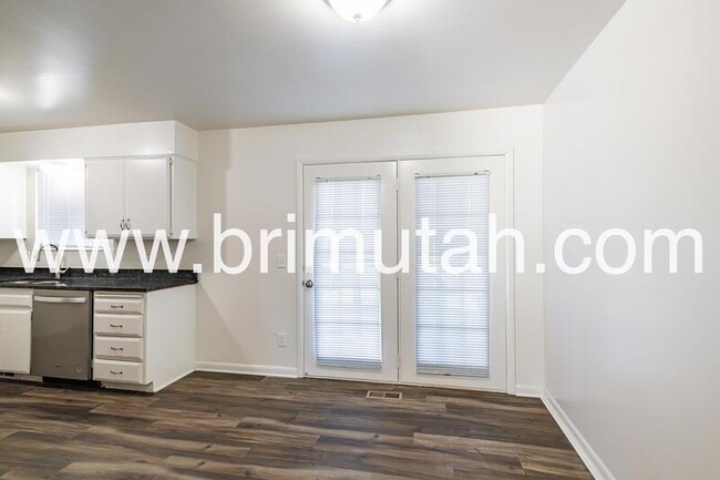 Building Photo - 1455 Plata Way