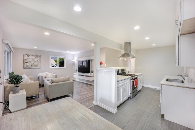 Building Photo - 4719 Snead Dr