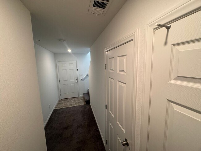 Building Photo - Charming 2-Story Townhome | 2 Bedrooms, 2 Baths & Community Pool