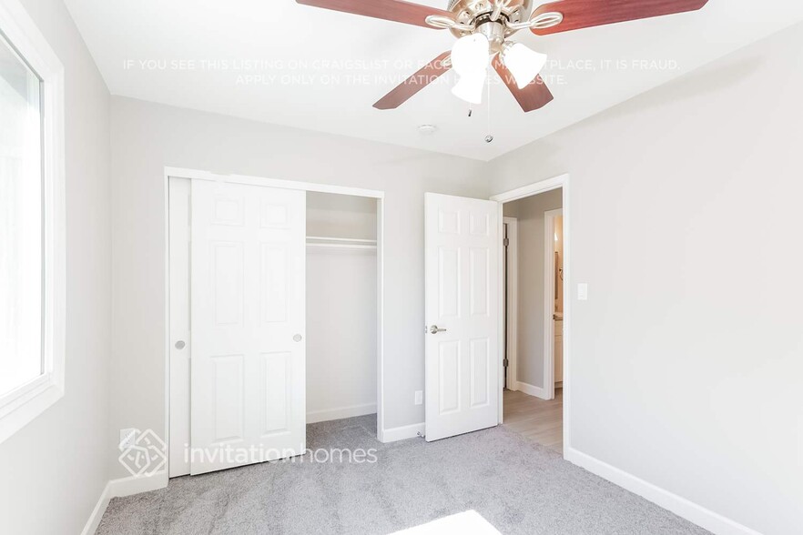 Building Photo - 2047 E Cornell Dr