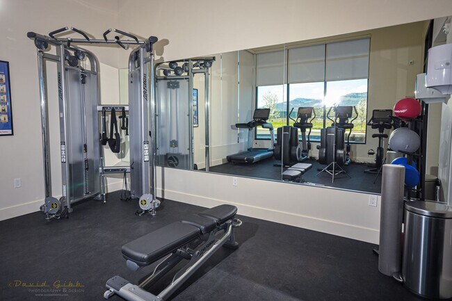 Building Photo - Contemporary 2 bed, 2.5 bath Luxury Townhouse | Available Mid-December