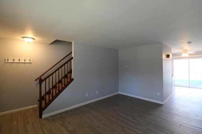 Building Photo - 708 N Main St