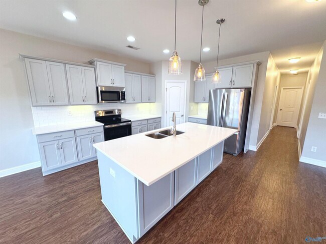 Building Photo - 120 James Parcus Cir