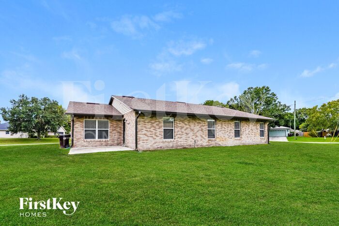 Building Photo - 2090 Raymond Dr