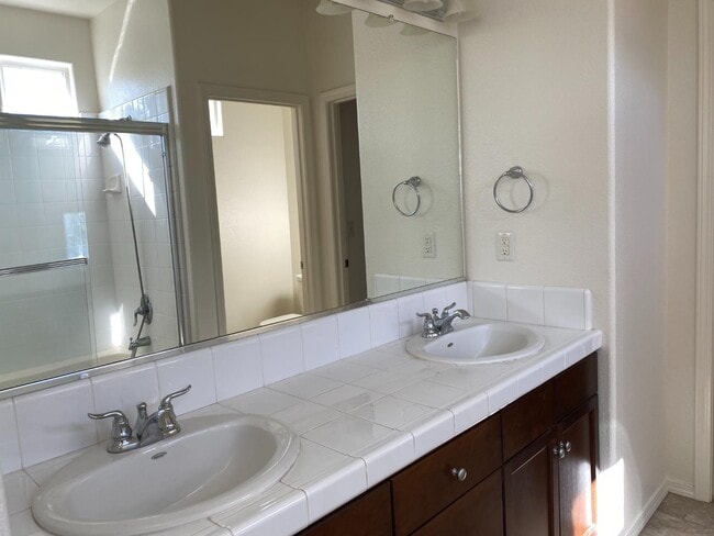 Building Photo - 3984 Trenton Ave