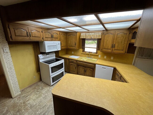 Building Photo - Private Showings Only! Charming Country Home Now Available!