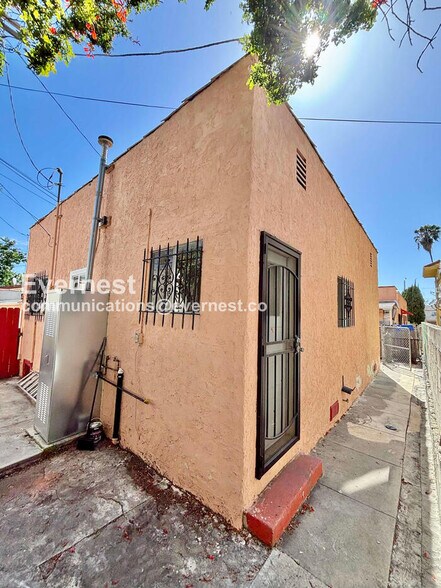Building Photo - 428 1/2 North Kingsley Drive