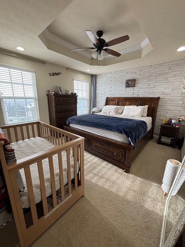 Building Photo - 3 Bedroom Townhome - Available March 1st!