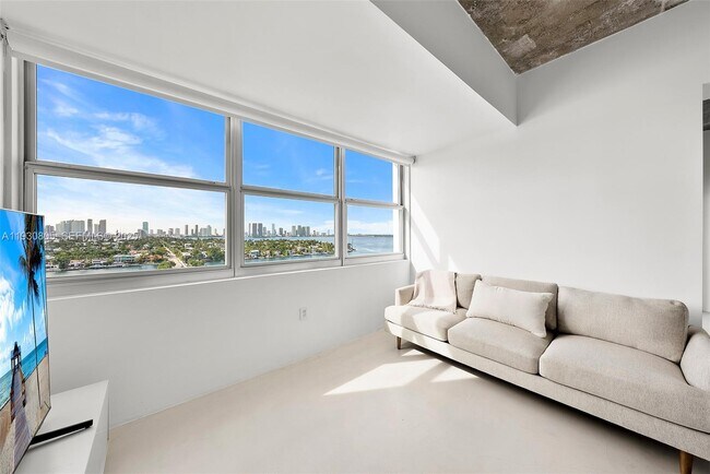 Building Photo - 3 Island Ave