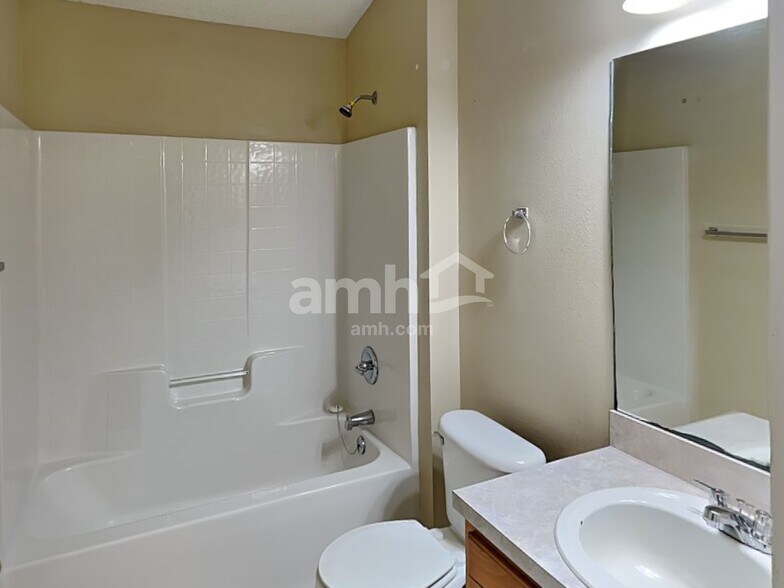 Building Photo - 875 Sedgewood Cir