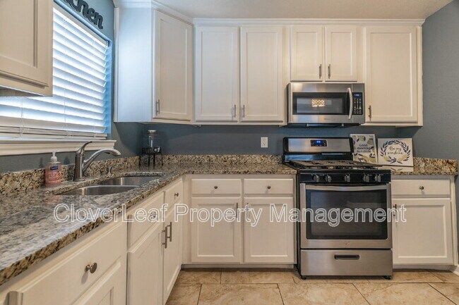 Building Photo - 1361 W Gramercy Pl