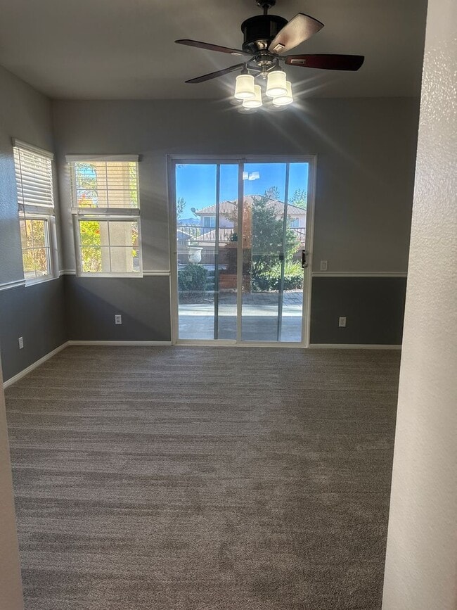 Building Photo - Single Story 4 bed 3 bath for Rent in Temeku Hills