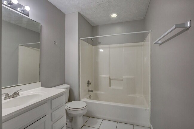 Building Photo - 4489 Ammon Ave