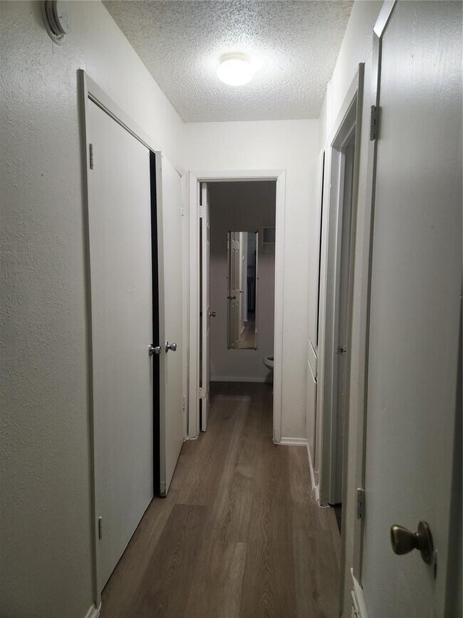 Building Photo - 905 Fieldwood Dr