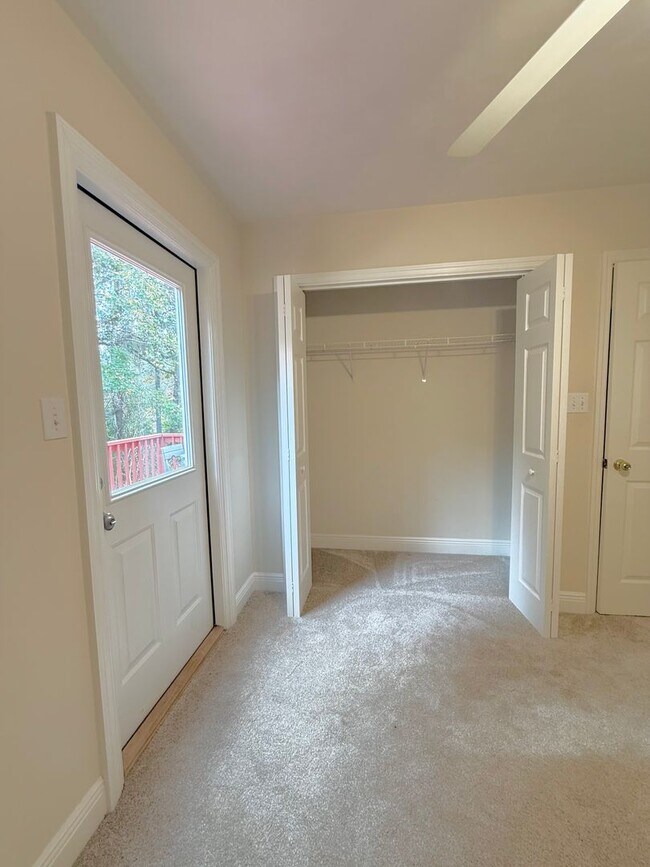 Building Photo - Charming 3BR Home in a Prime Tallahassee Location!!