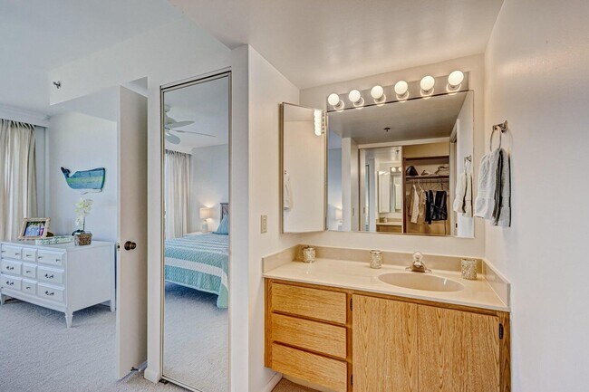 Building Photo - 601 S Seas Dr
