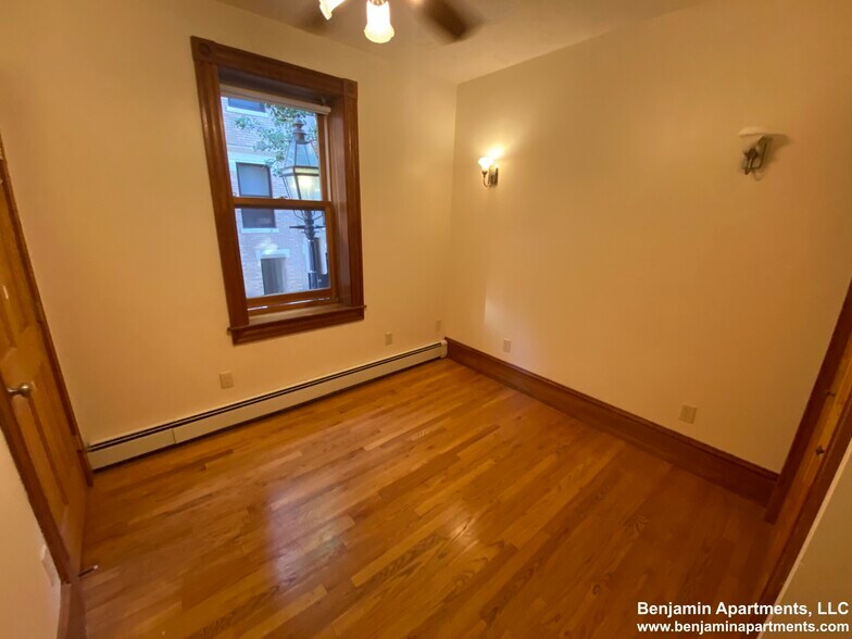 Building Photo - 97 Myrtle St