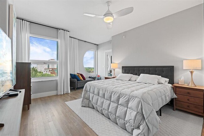 Building Photo - 1771 Ringling Blvd